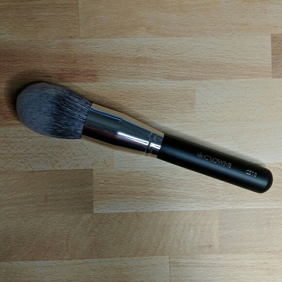 Crown Powder Brush - Size O/S - NWT - Picture 2 of 5